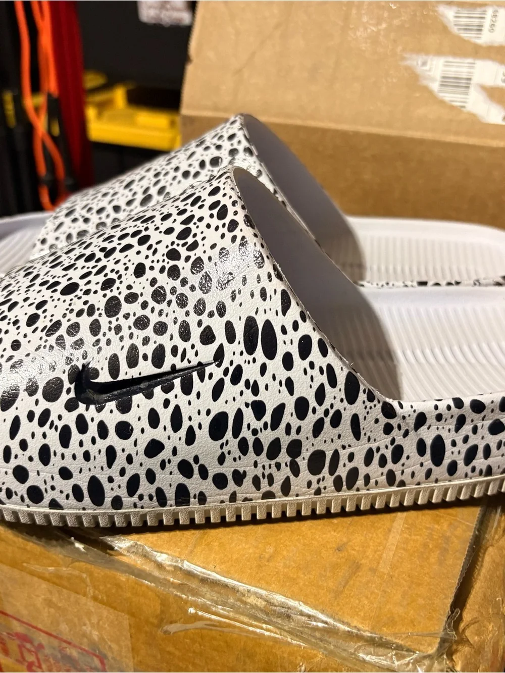 Nike Men's Black and White Speckled Slide Sandals